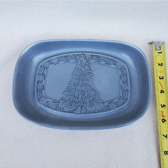 Wilton Armetale Pewter Tree/Snowflake Bread Dish Item #205465 - Picture 6 of 15